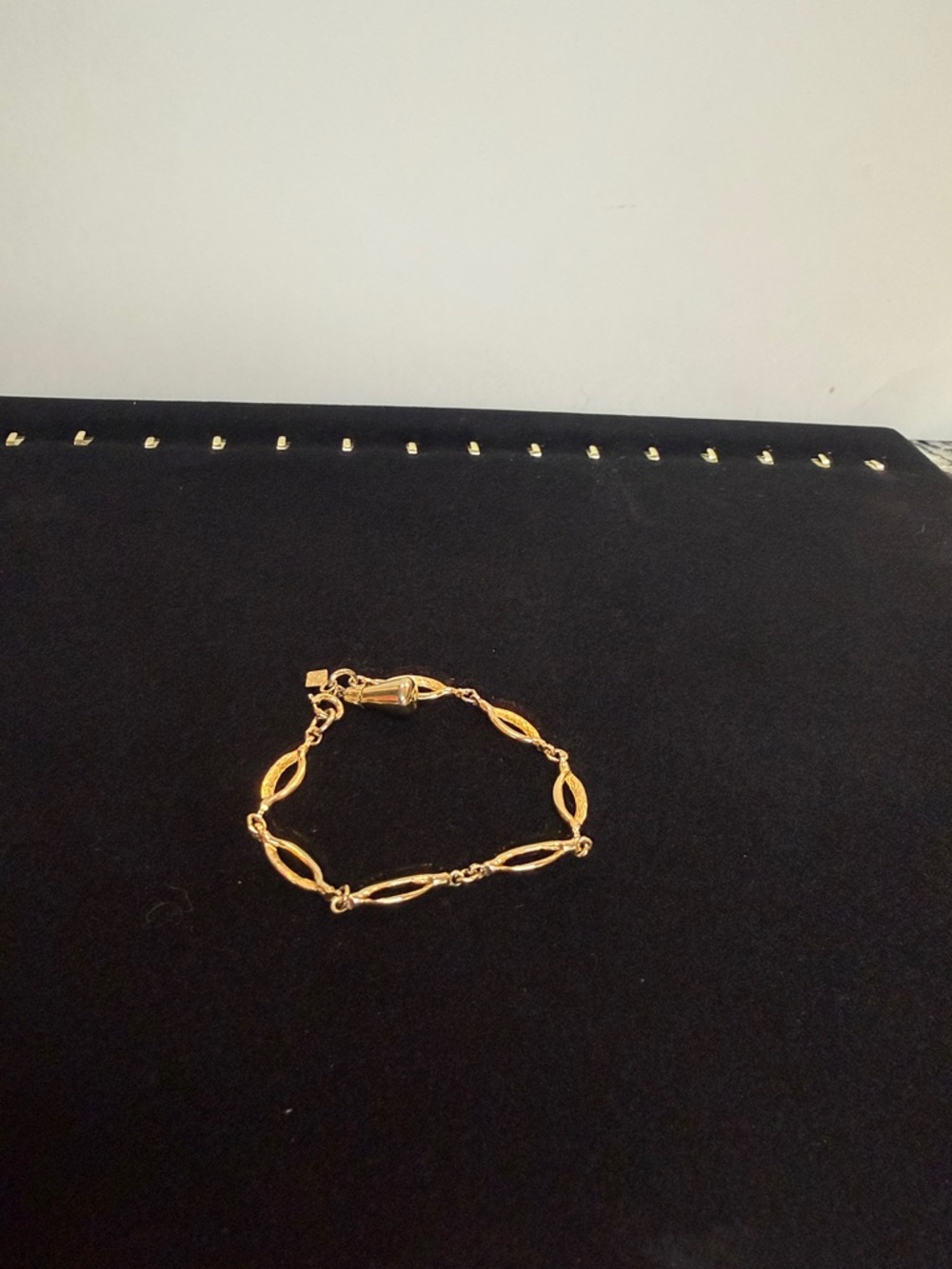 Vintage Sarah Coventry Gold-Tone Open Oval Link Bracelet